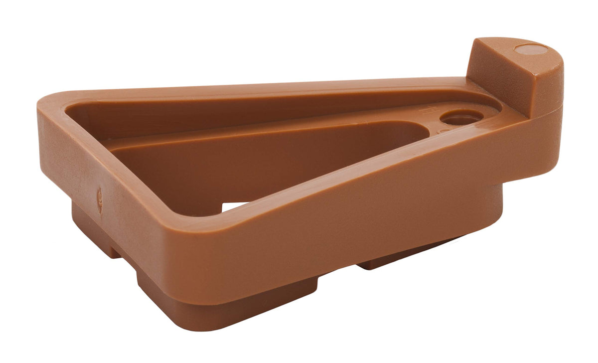 Bosmere Pot Toes lift pots for better ventilation and healthier roots.