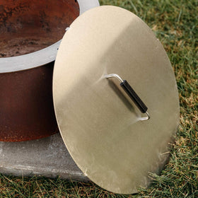 Breeo 304 stainless steel lid offers a sleek, durable look.