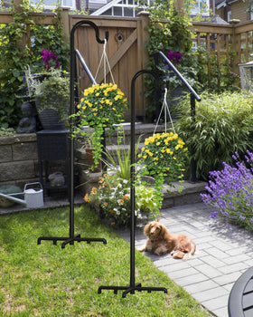 Breeze Touch weather-resistant finish resists rust for long-lasting displays.