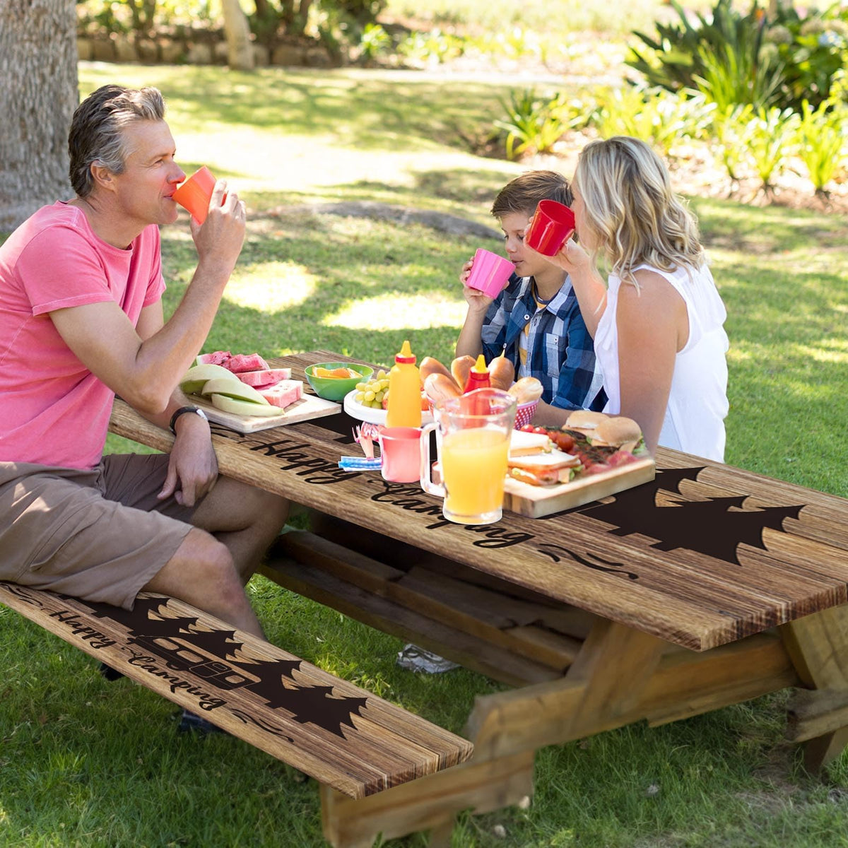 Britown tablecloth set resists stains and wipes clean after outdoor meals.