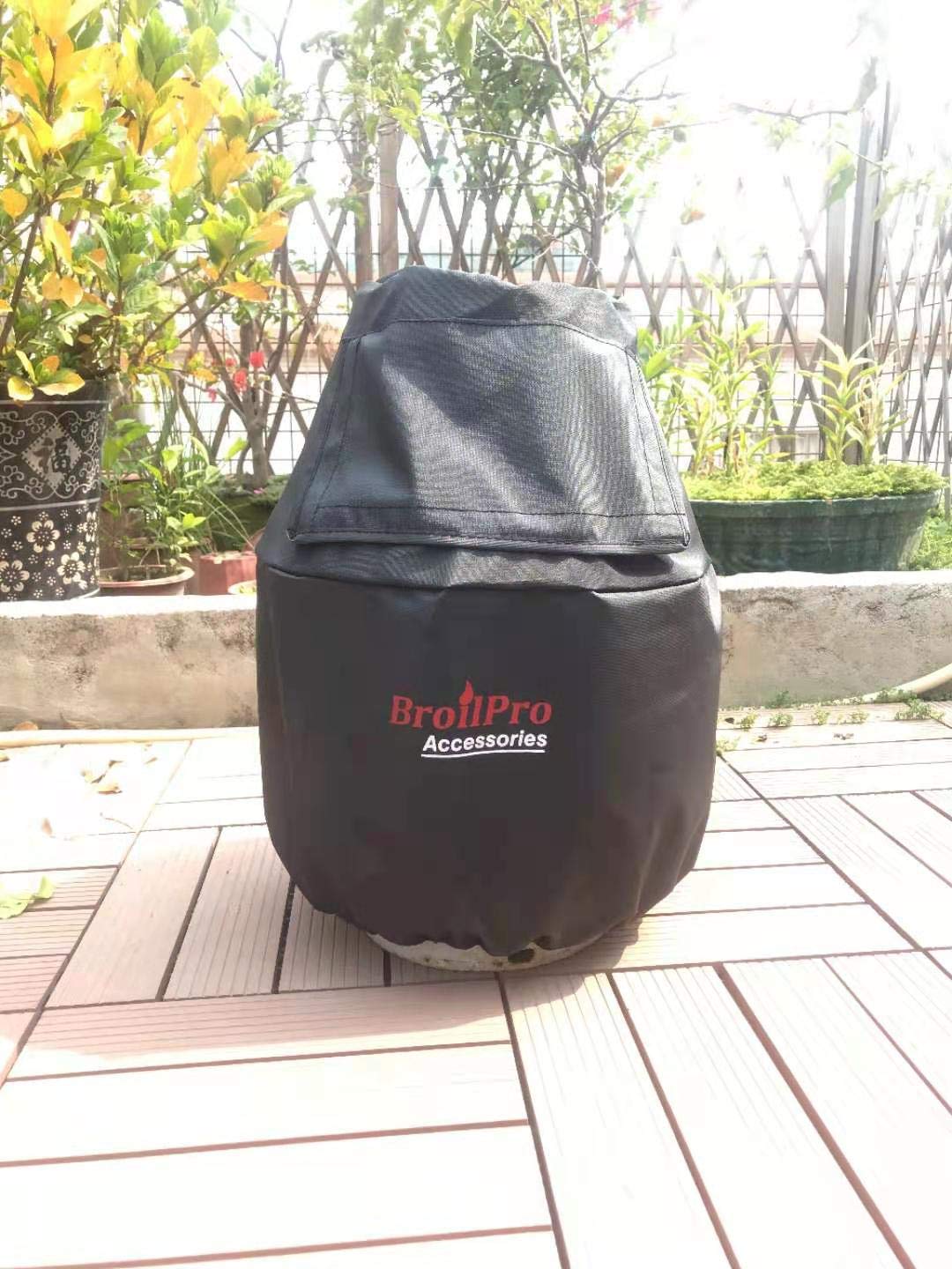 BroilPro Accessories propane tank cover sun protection helps preserve appearance.
