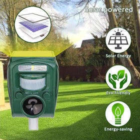 Broox solar animal repellent motion detection image illustrates quick response to approaching intruders.