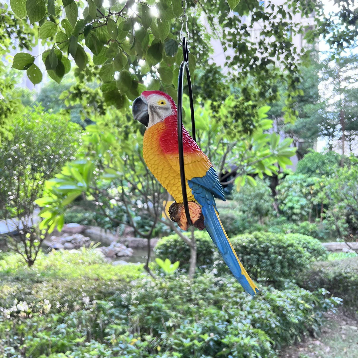 BSIRZAM parrot figure makes a thoughtful gift for nature lovers.