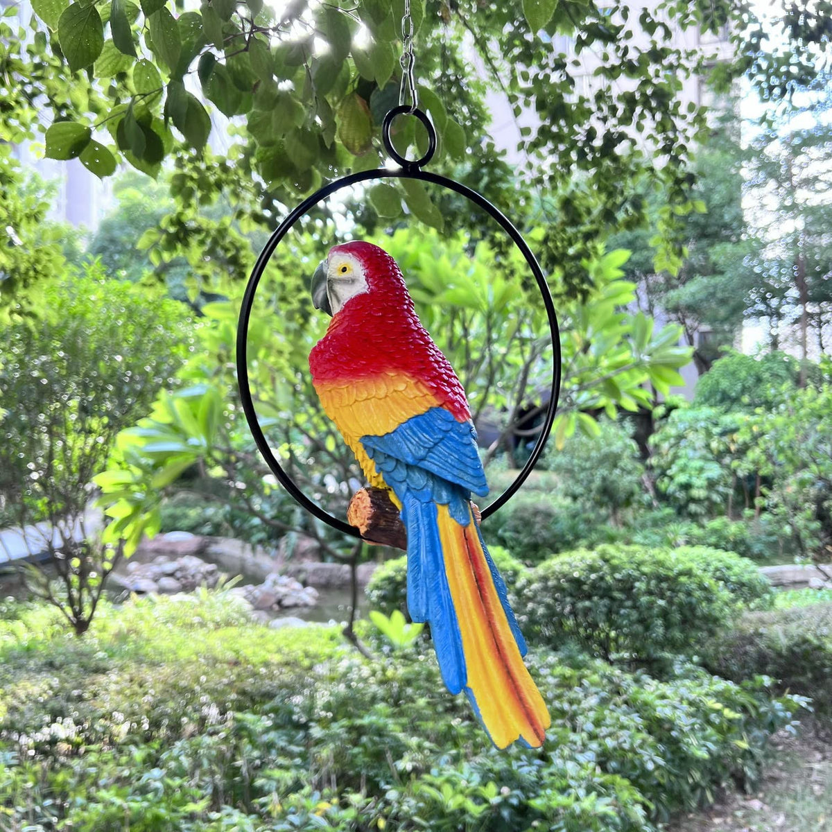 BSIRZAM polyresin parrot sculpture weatherproof and color-stable for poolside fun.
