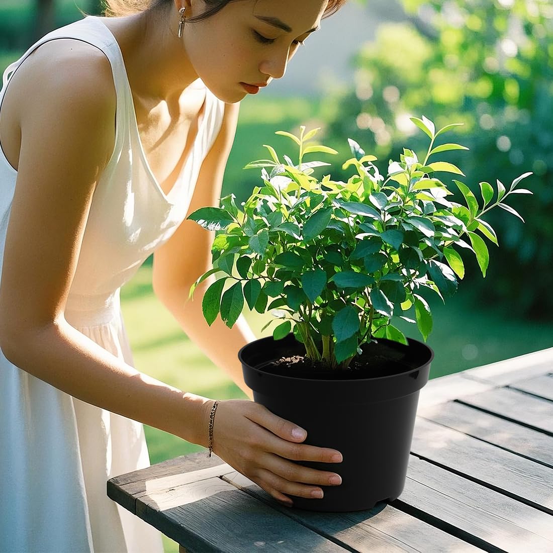 BTPLASTIK indoor-outdoor garden pots ideal for herbs, flowers, and vegetables.