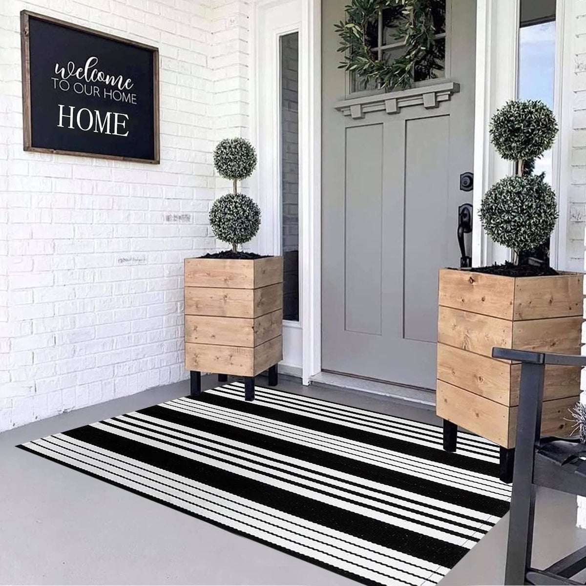 BUAGETUP indoor outdoor rug suited for entryways and living spaces.