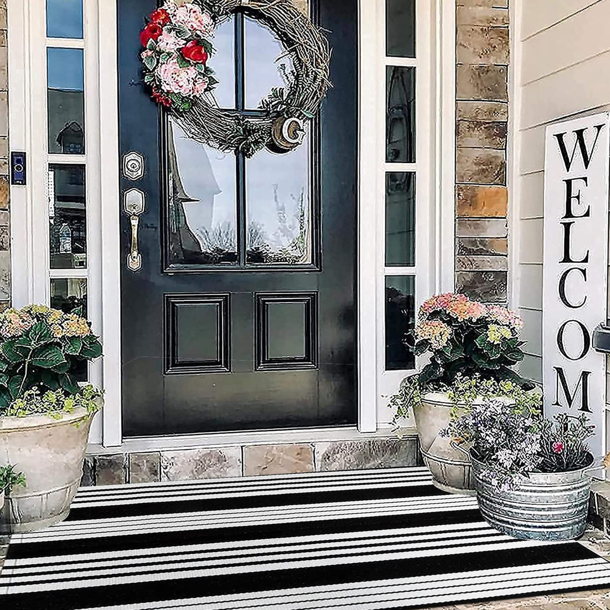 BUAGETUP modern farmhouse decor rug adds chic style to exteriors.