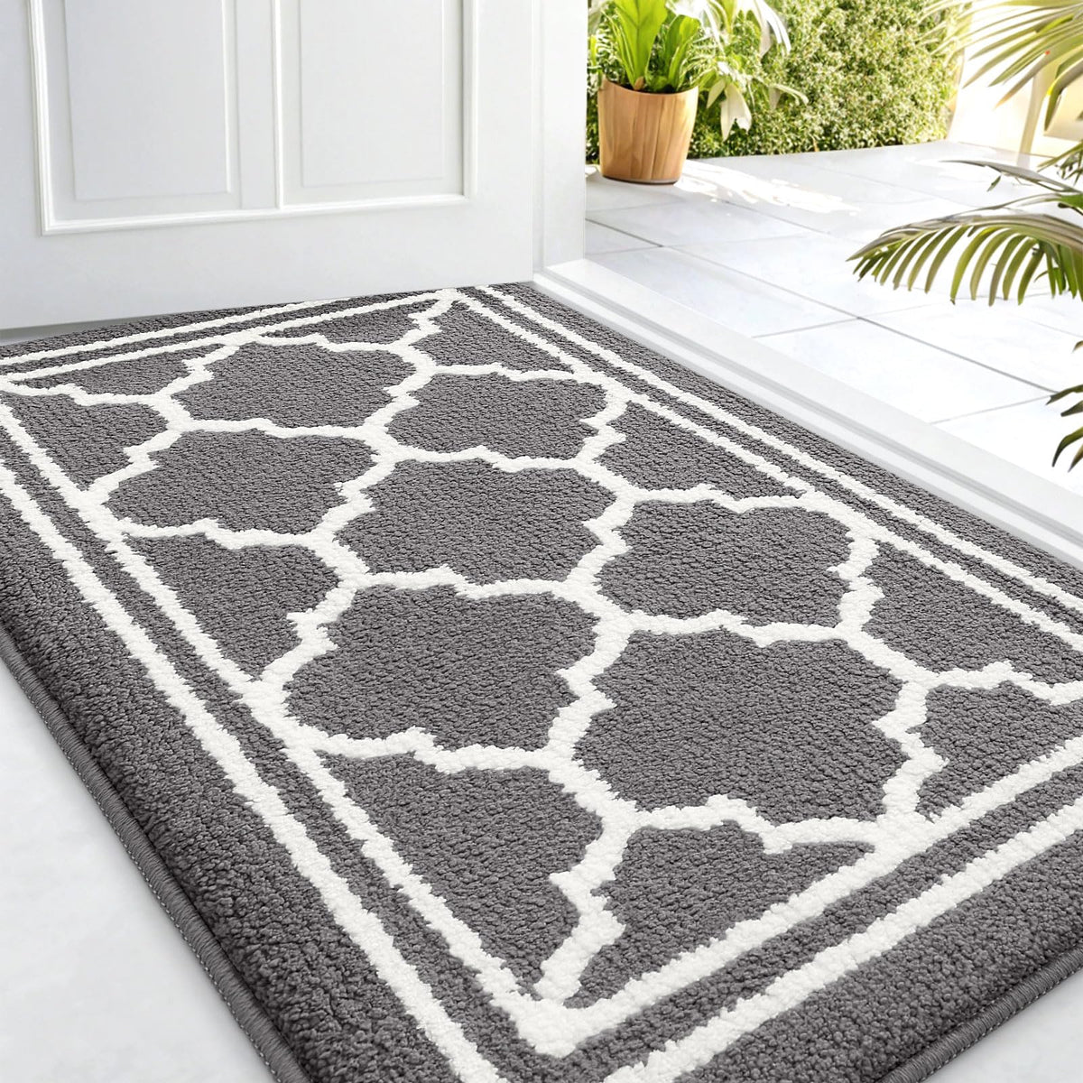 Buganda indoor door mat at the front door catches dirt and moisture.
