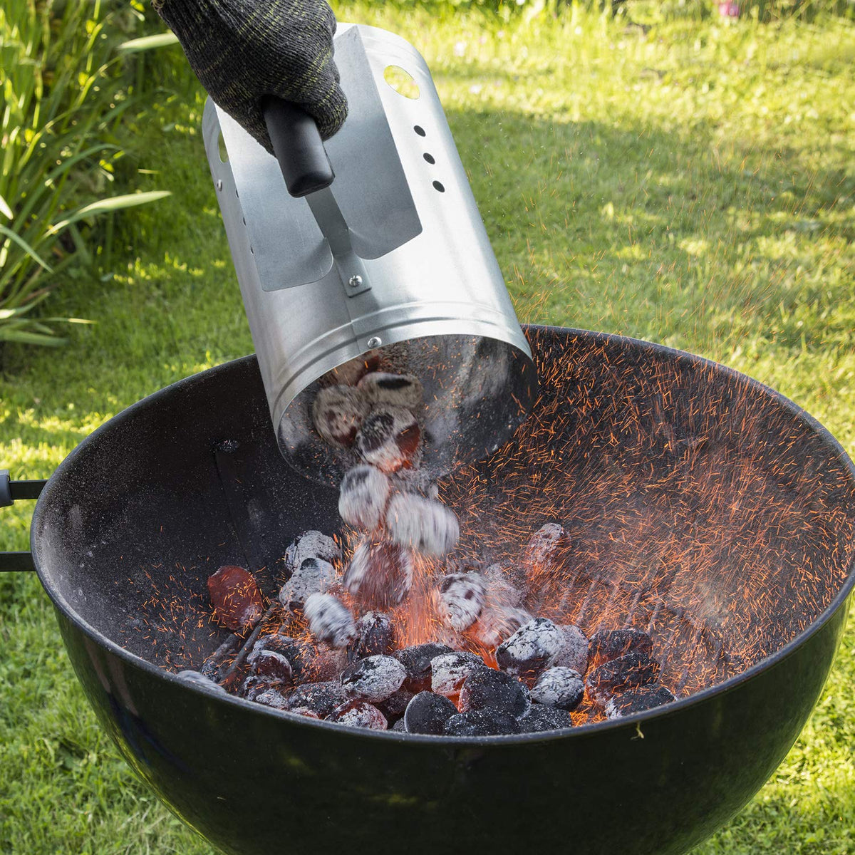 CADARA ready-to-pour coals after a quick, even burn