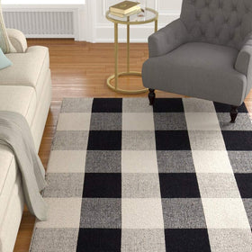 CAINANEL Buffalo Plaid Outdoor Rug easy to clean and maintain