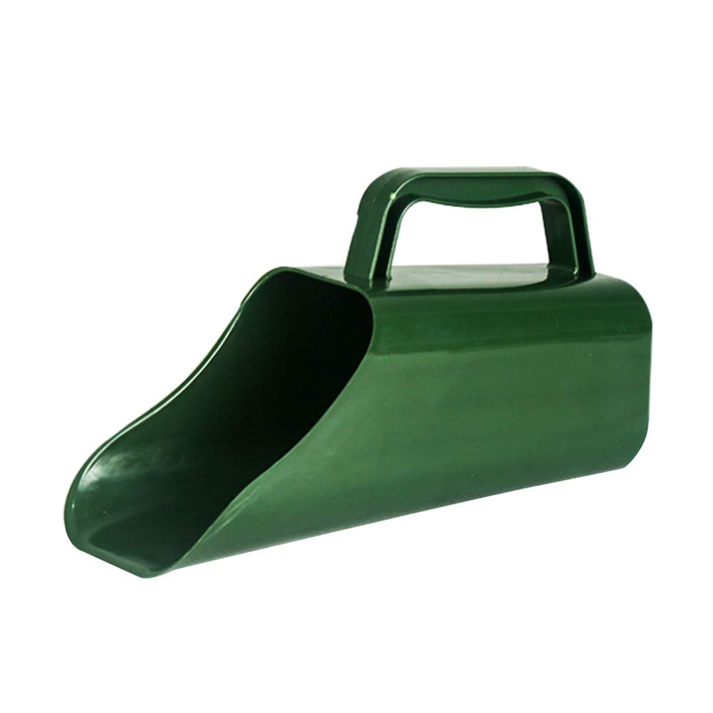 CALIDAKA soil scoop with ergonomic handle for precise potting and minimal spill.