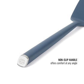 Calphalon Edge silicone turner handles delicate foods with ease.