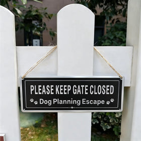 CDXHOME outdoor gate sign withstands indoor and outdoor environments.
