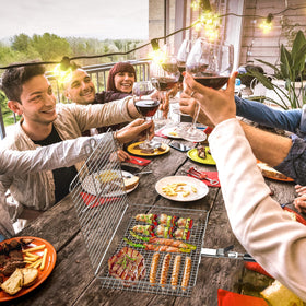 CEBERVICE removable handle enables easy storage on any grill