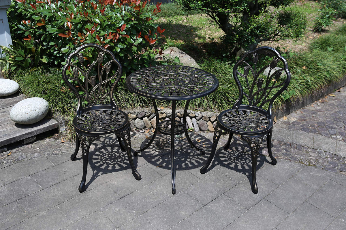 C/G Patio Casa table umbrella hole supports shade during meals