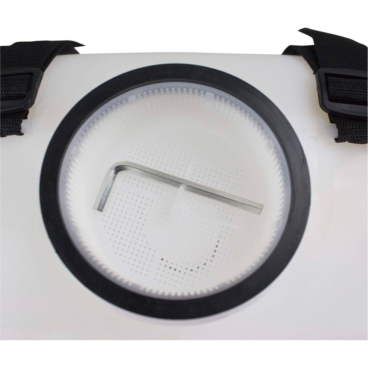 Chapin 60100 backpack sprayer filtration system reduces clogs during use