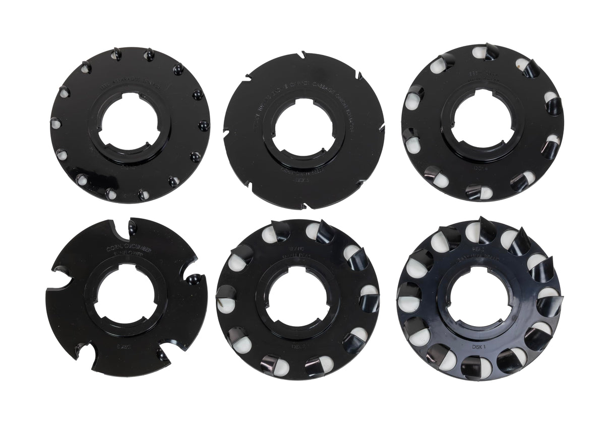 Chapin 8701G powder-coated frame withstands garden conditions.