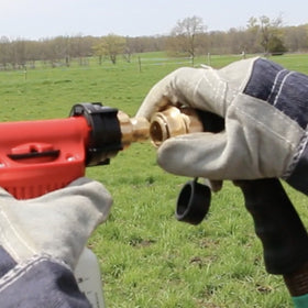 Chapin G5502 foaming nozzle promotes thorough soap distribution during outdoor washing.