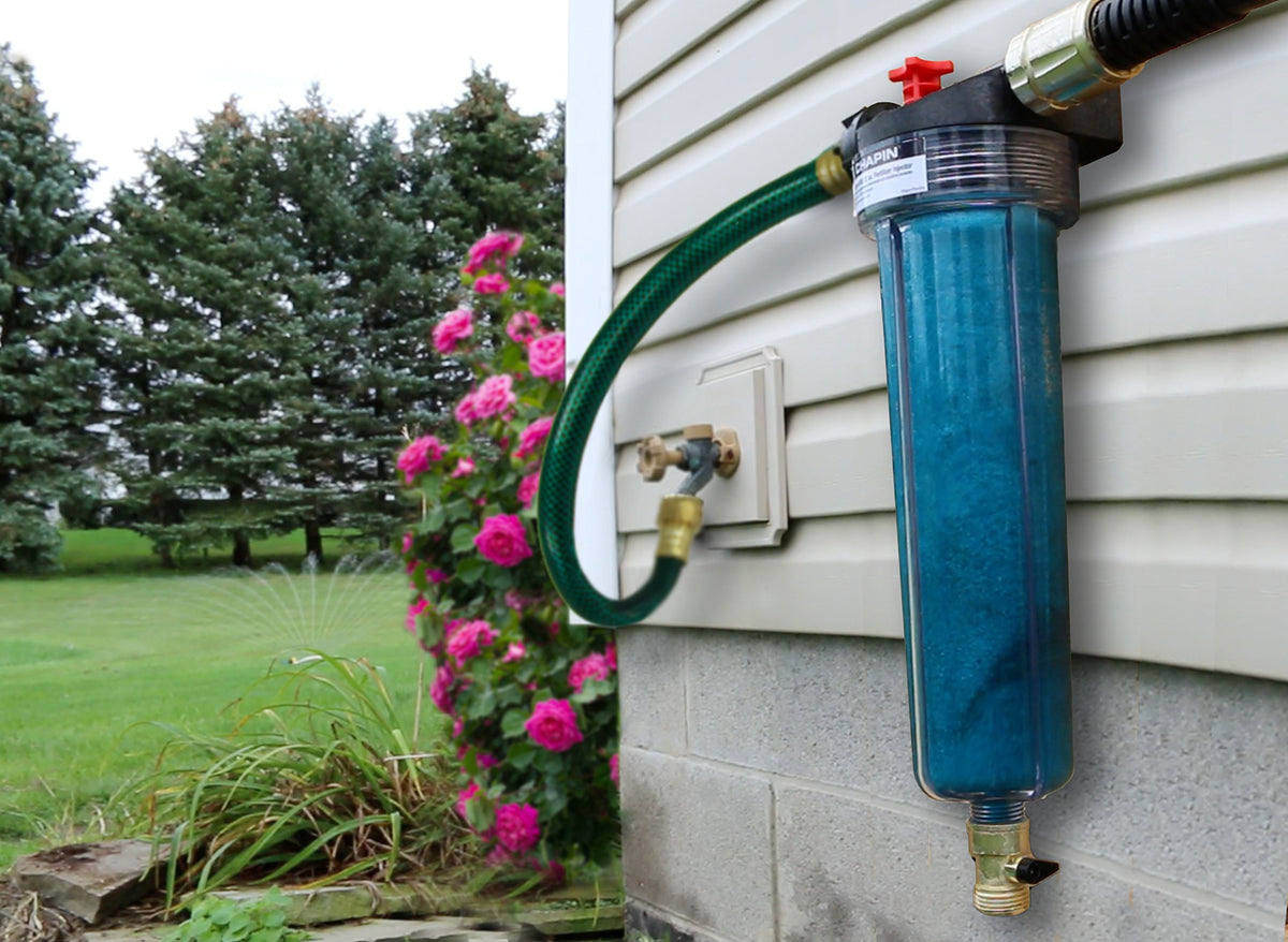 Chapin HydroFeed drain valve enables quick emptying after use.