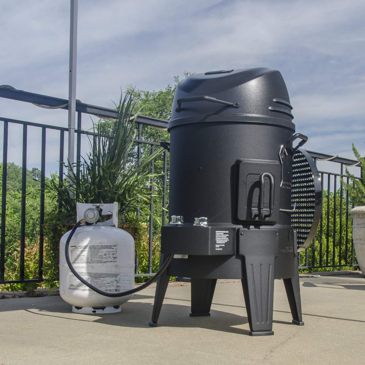Charbroil Big Easy infrared cooking reduces flare-ups during meals