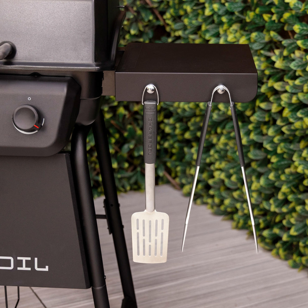 Charbroil Classic 3-Burner Grill porcelain-coated lid and firebox durability
