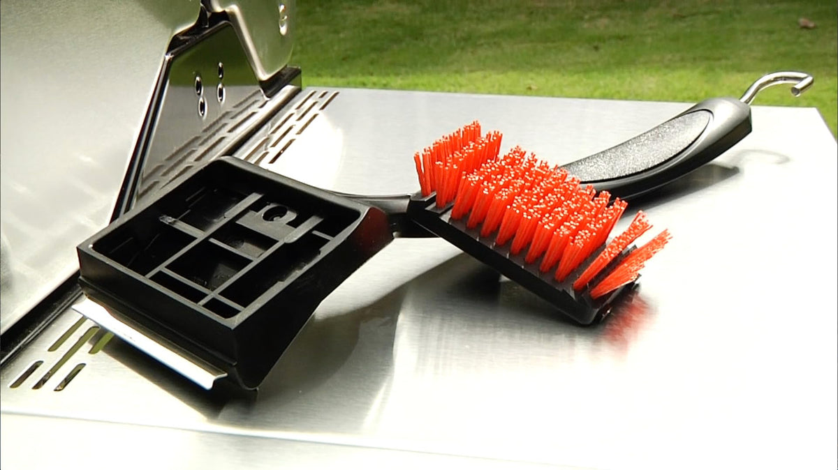 Easy swap into the SAFER Replaceable Head Grill Brush