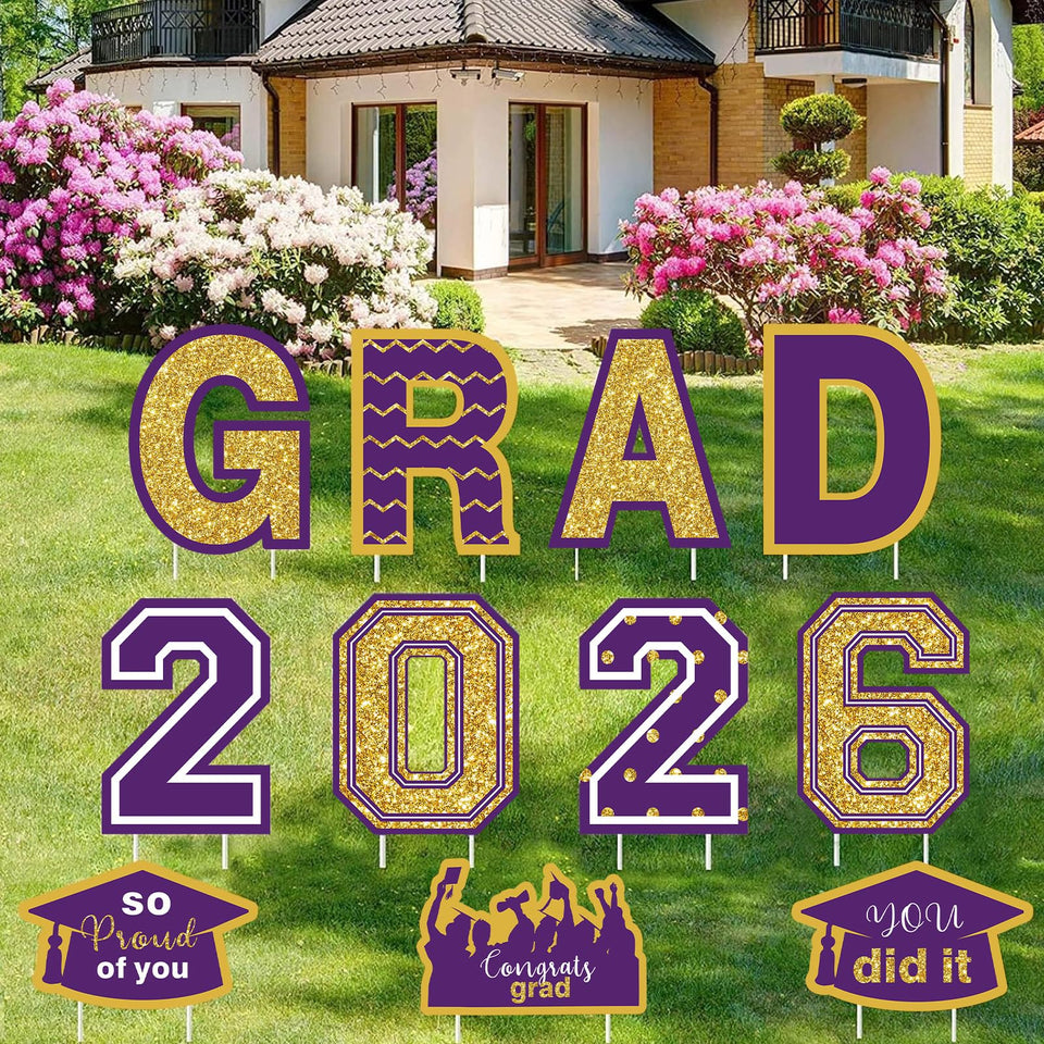 Chiazllta Grad 2026 letters signs for vibrant outdoor display, ideal for photo-worthy yard announcements.
