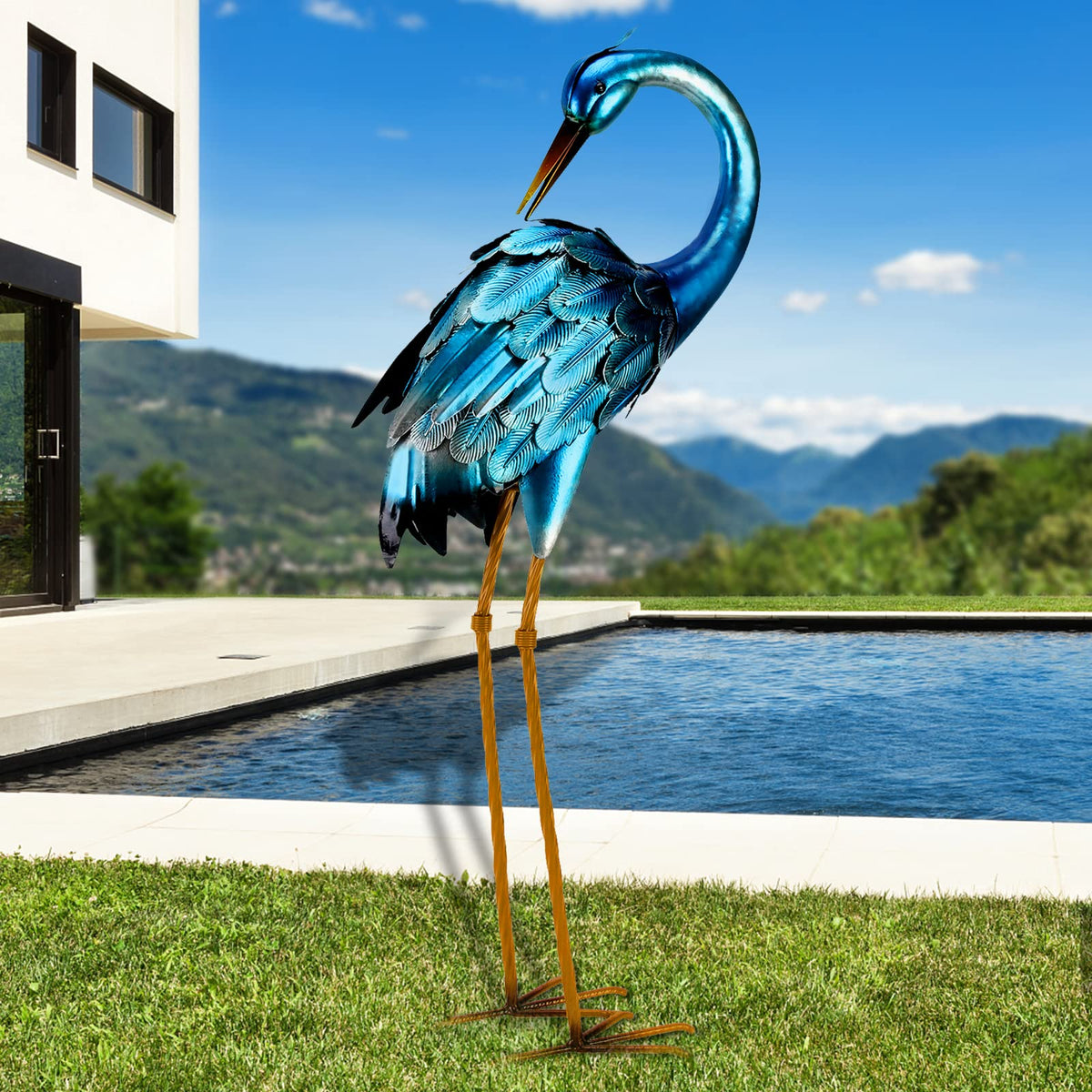 Chisheen crane garden statue with gradient blue finish for outdoors.