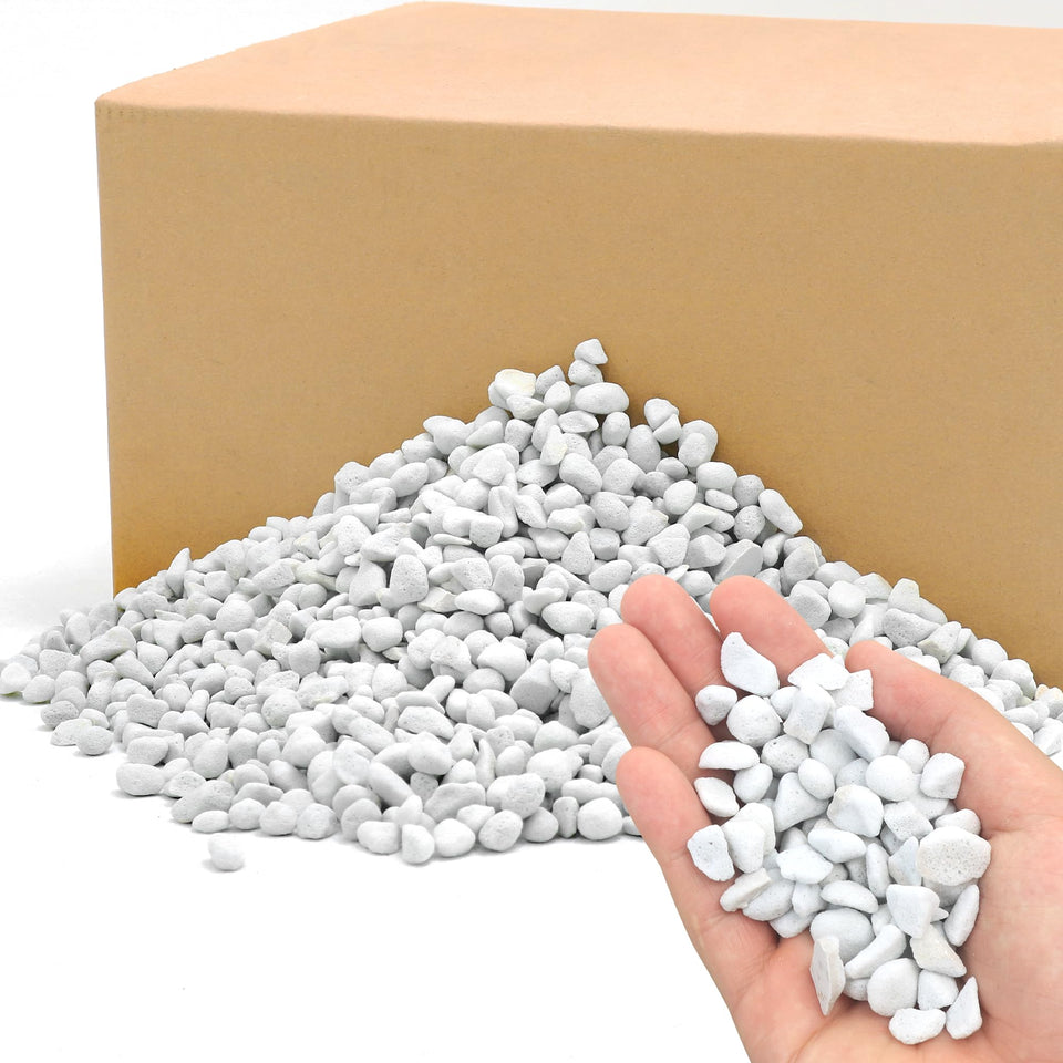 CJGQ 3qt perlite bag shows a neutral, lightweight soil amendment for potting mixes.