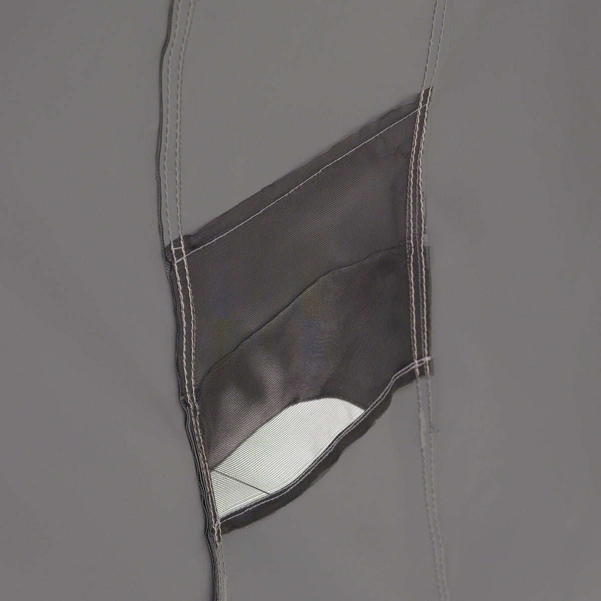 Ravenna cover highlighting air vents to reduce condensation.