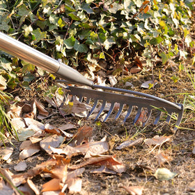 Easy assembly and compact storage of the COCONUT garden rake
