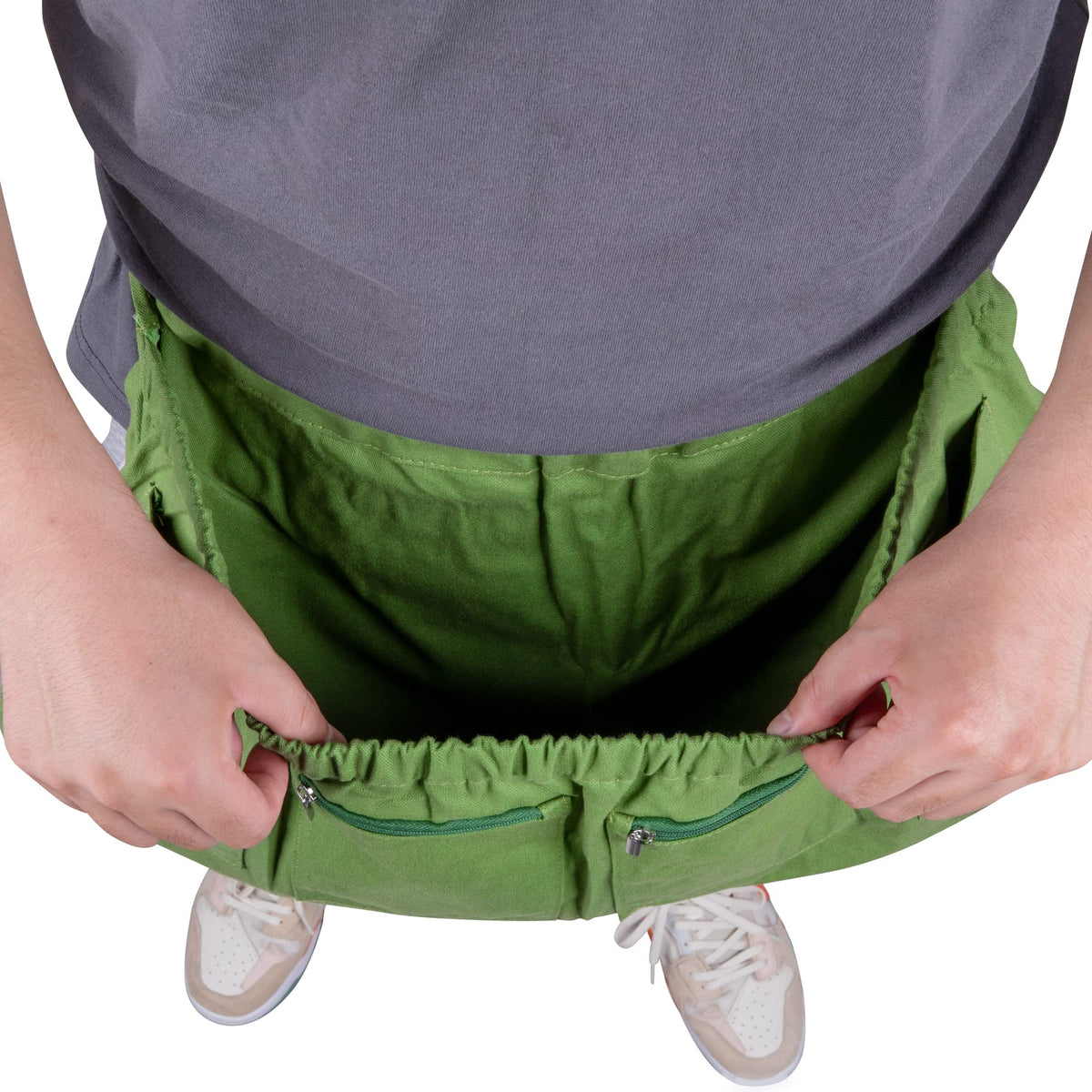 Codree harvest apron supports versatile garden tasks from fruit picking to weeding.