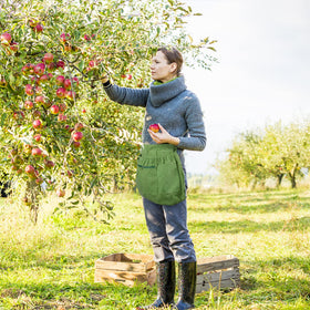 Codree harvest apron makes a thoughtful gift for gardeners and hobby growers.