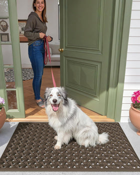 Color&Geometry beveled border rubber mat reduces tracking and keeps entrances tidy.