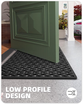 Color&Geometry durable outdoor mat creates a welcoming, dry entrance.
