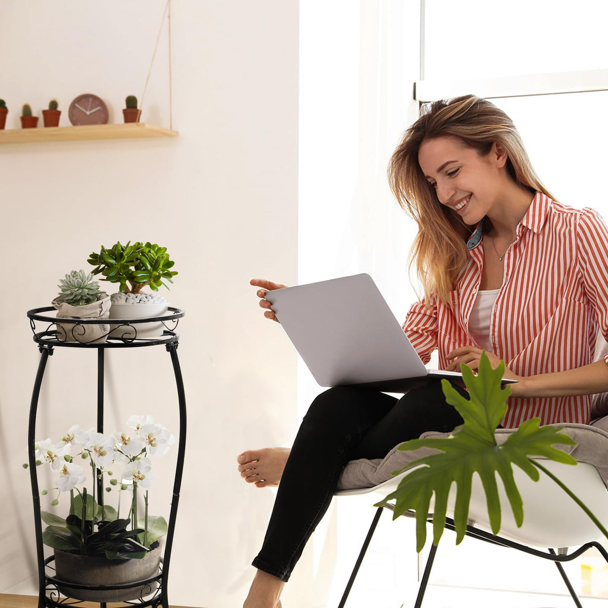 Cometofit two-tier plant stand indoors corner display demonstrates compact space-saving solution