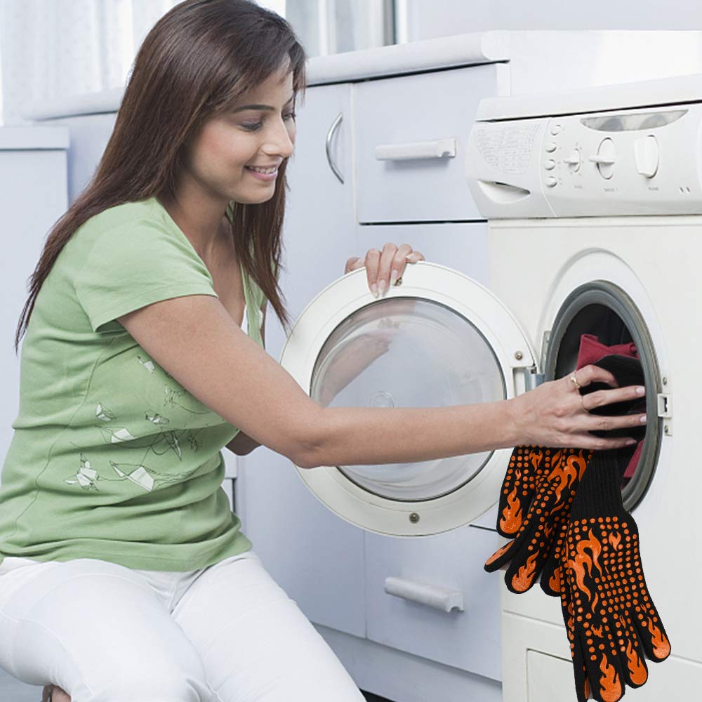 Comsmart gloves provide easy on-off and quick transitions during cooking.
