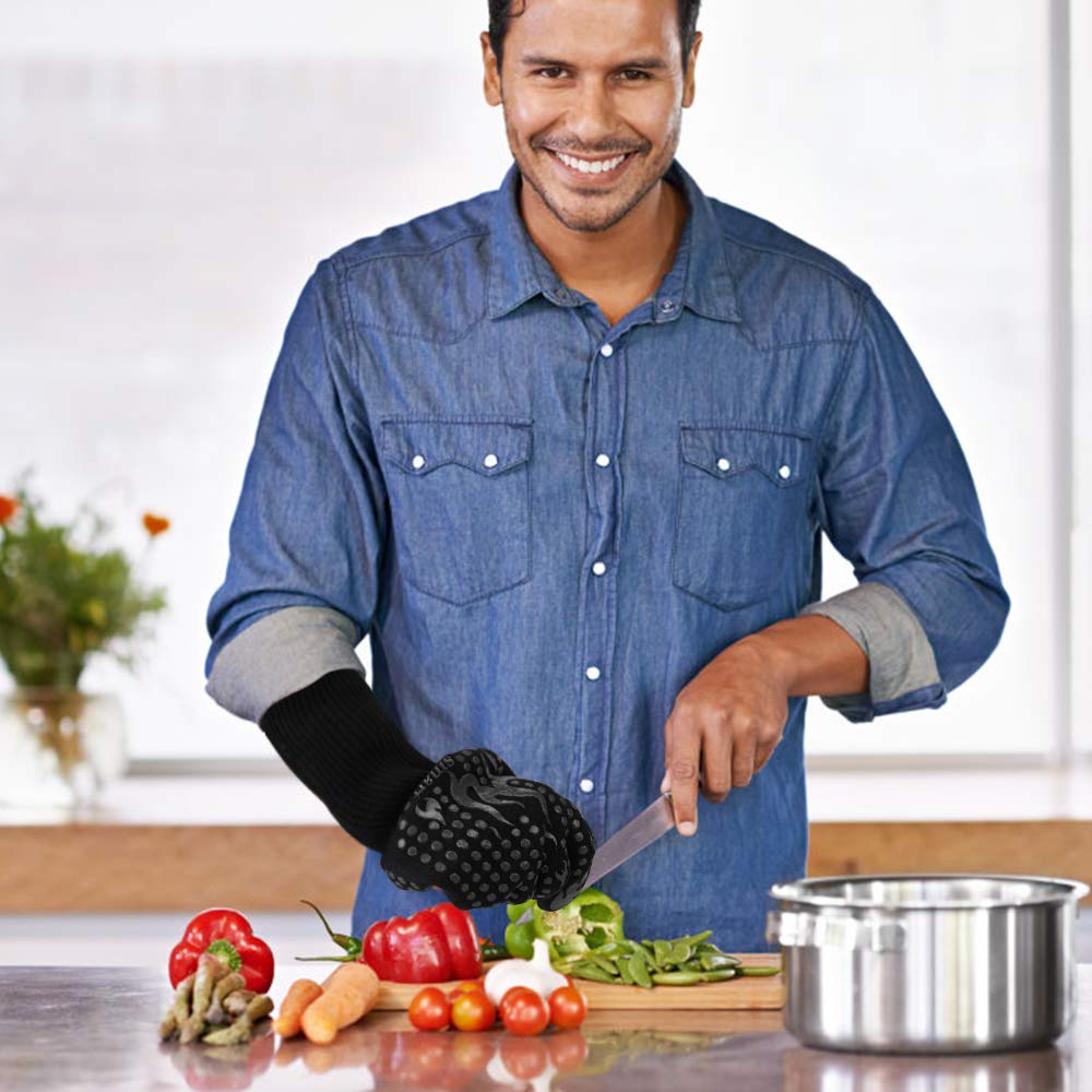 Comsmart gloves resist acids and alkalis for versatile kitchen tasks.
