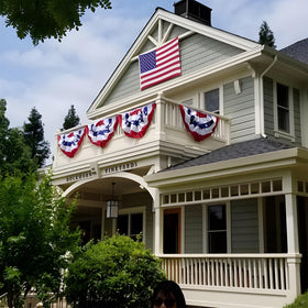 Coneatness weather-tolerant bunting flags resist wind and rain.