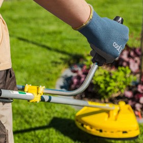 Lightweight knit fabric of COOLJOB gloves enhances dexterity for precise work.