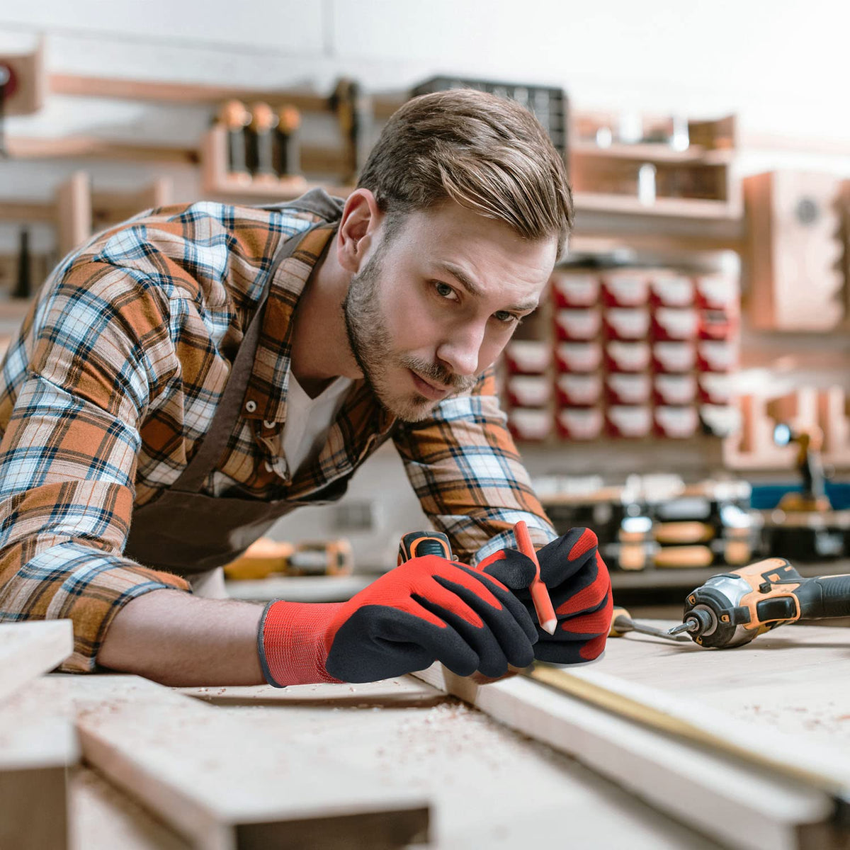 COOLJOB snug-fit men's work gloves allow precise finger control
