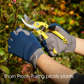 Velcro wrist strap seals out soil for a secure fit