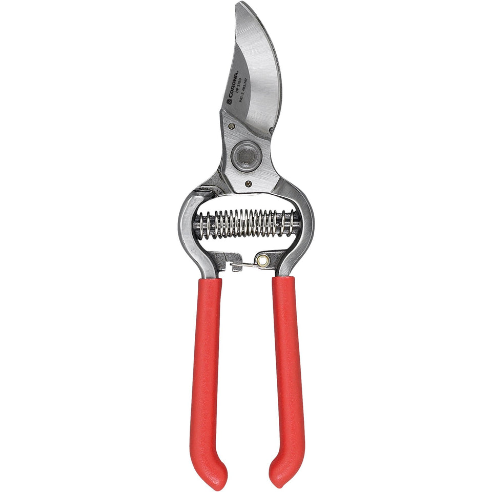 Corona BP 3180D bypass blade cuts live branches cleanly.