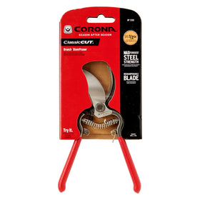 Corona ClassicCUT pruner handling tight spaces with precision cuts.