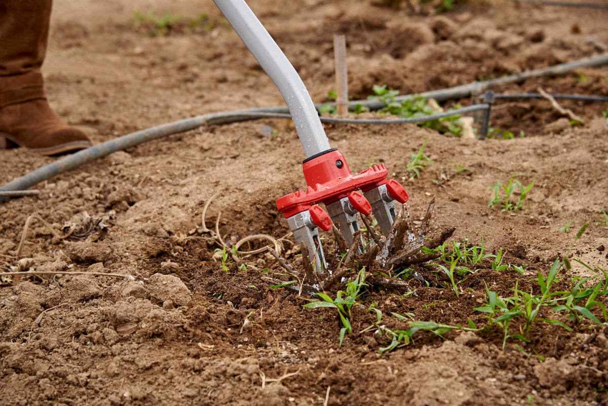Corona DiscCULTIVATOR durable steel tines withstand hard soils and frequent use.