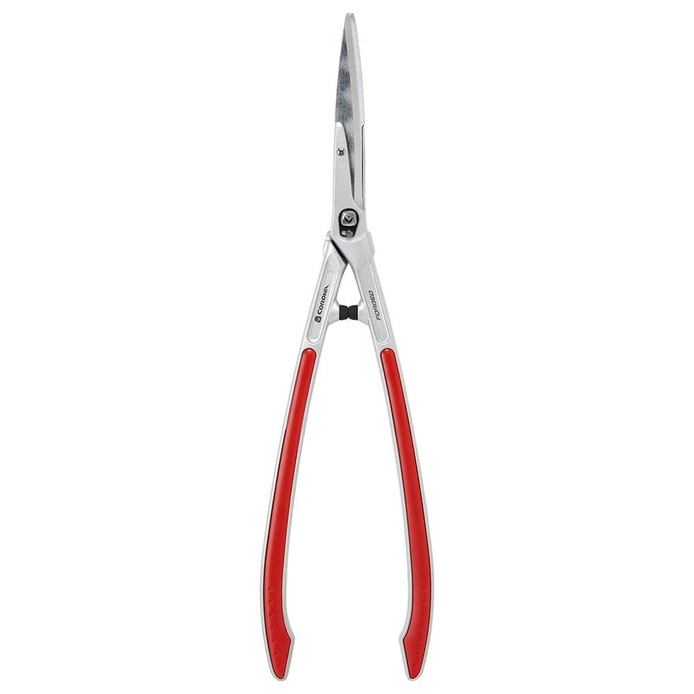 Corona PrecisionCUT blade close-up showing a sharp edge for clean cuts.