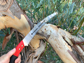 Corona RazorTOOTH pruning saw ergonomic handle for one-handed use