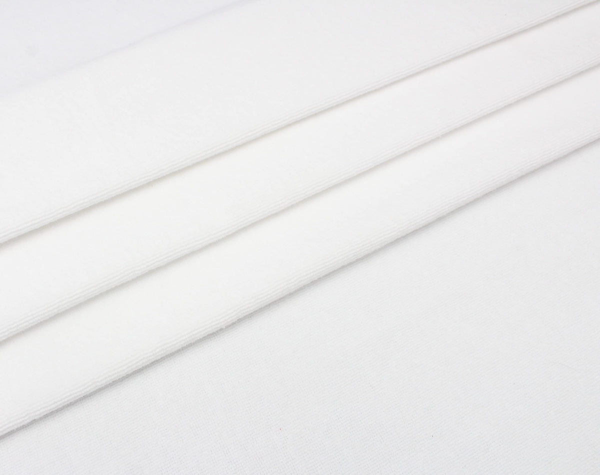 COTTON CRAFT white lounge chair cover offers easy care and fast drying.