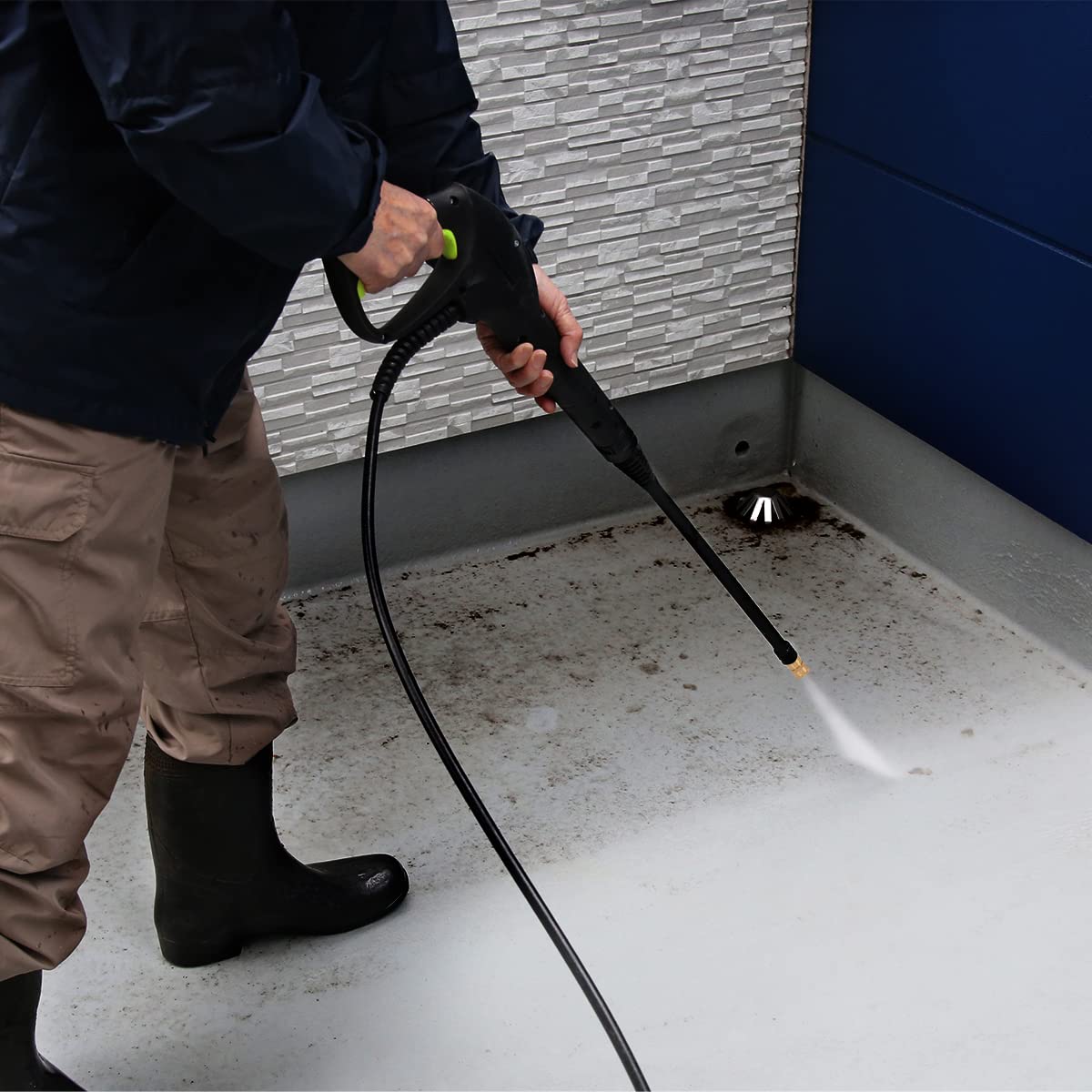 Coyardor ergonomic trigger design supports comfortable spraying for long sessions.