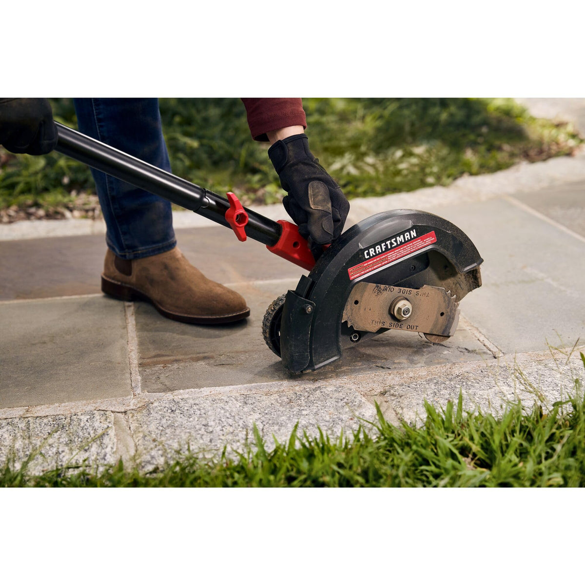 CRAFTSMAN 20V Edger uses V20 batteries for flexible tool pairing.